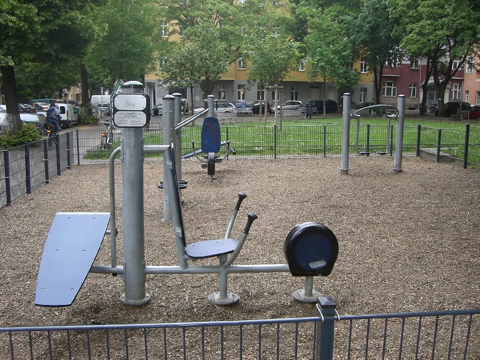OutdoorFitnessbereich für Berlin Neukölln • PlaygroundLandscape